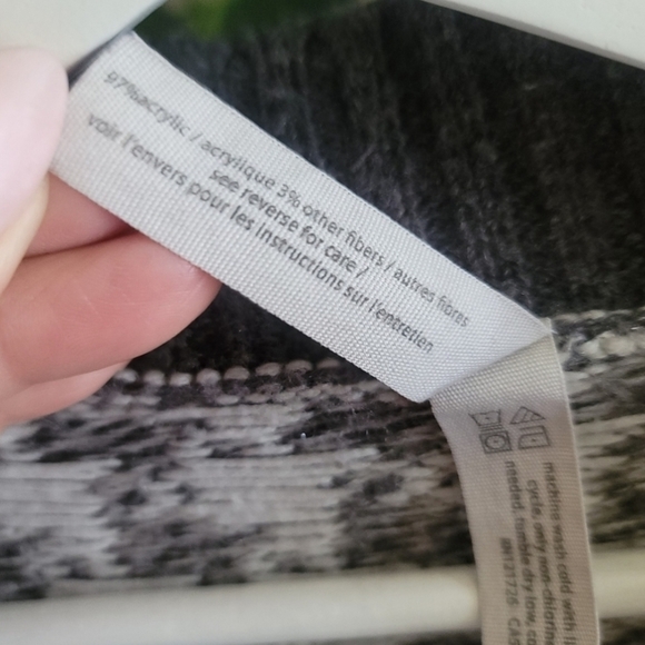 Aeropostale Open Front Knitted Long Cardigan in Gray and White Pattern S… - Picture 10 of 12